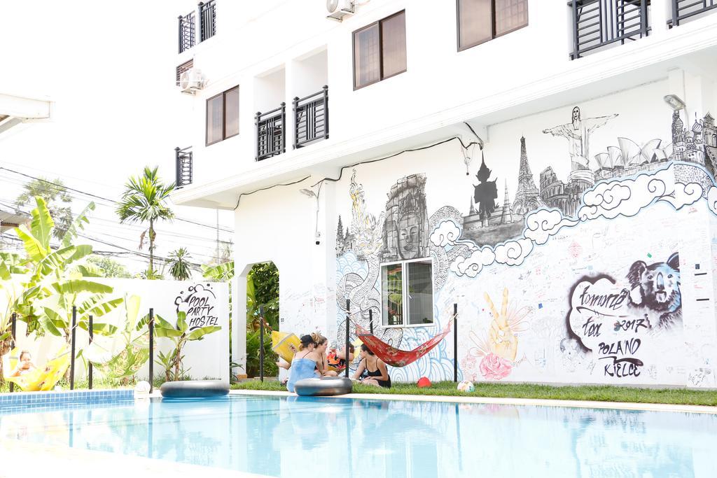 Pool Party Hostel Siem Reap Exterior photo