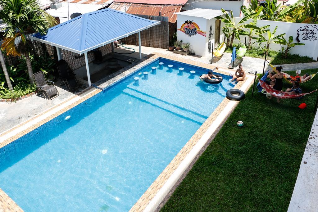 Pool Party Hostel Siem Reap Exterior photo